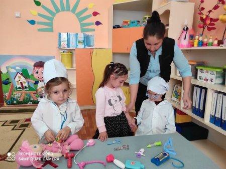 Сюжетті-рөлдік ойын: “Дәрігер”. Ересек”Құлыншақ”тобы.