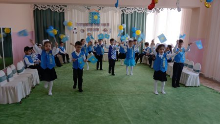 "Тәуелсіз елдің ұланымыз!"